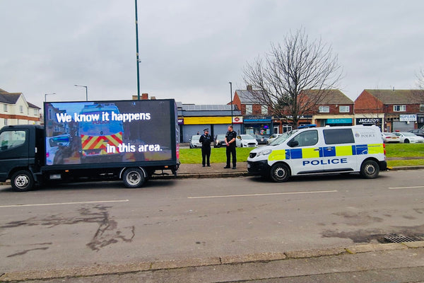 Hire Advertising Digivan With STARDIGITALADVANS.COM