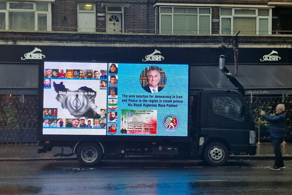 Revolutionising Outdoor Advertising with Our Digital Van! Star Digital Advans